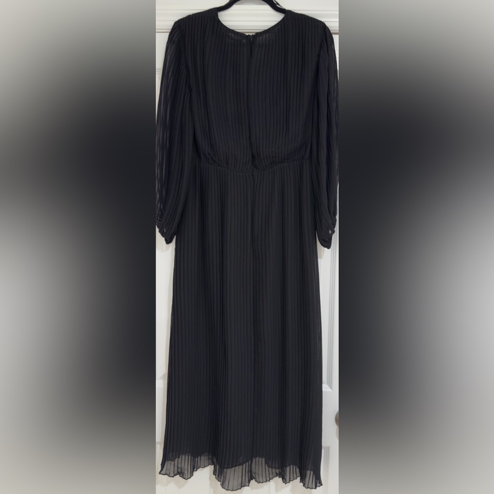 PLEATED BLACK MIDI DRESS - Picture 3 of 3